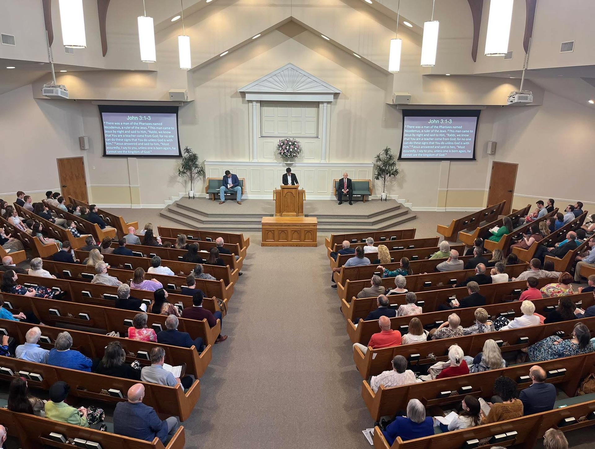 Worship service at North Jackson Church of Christ